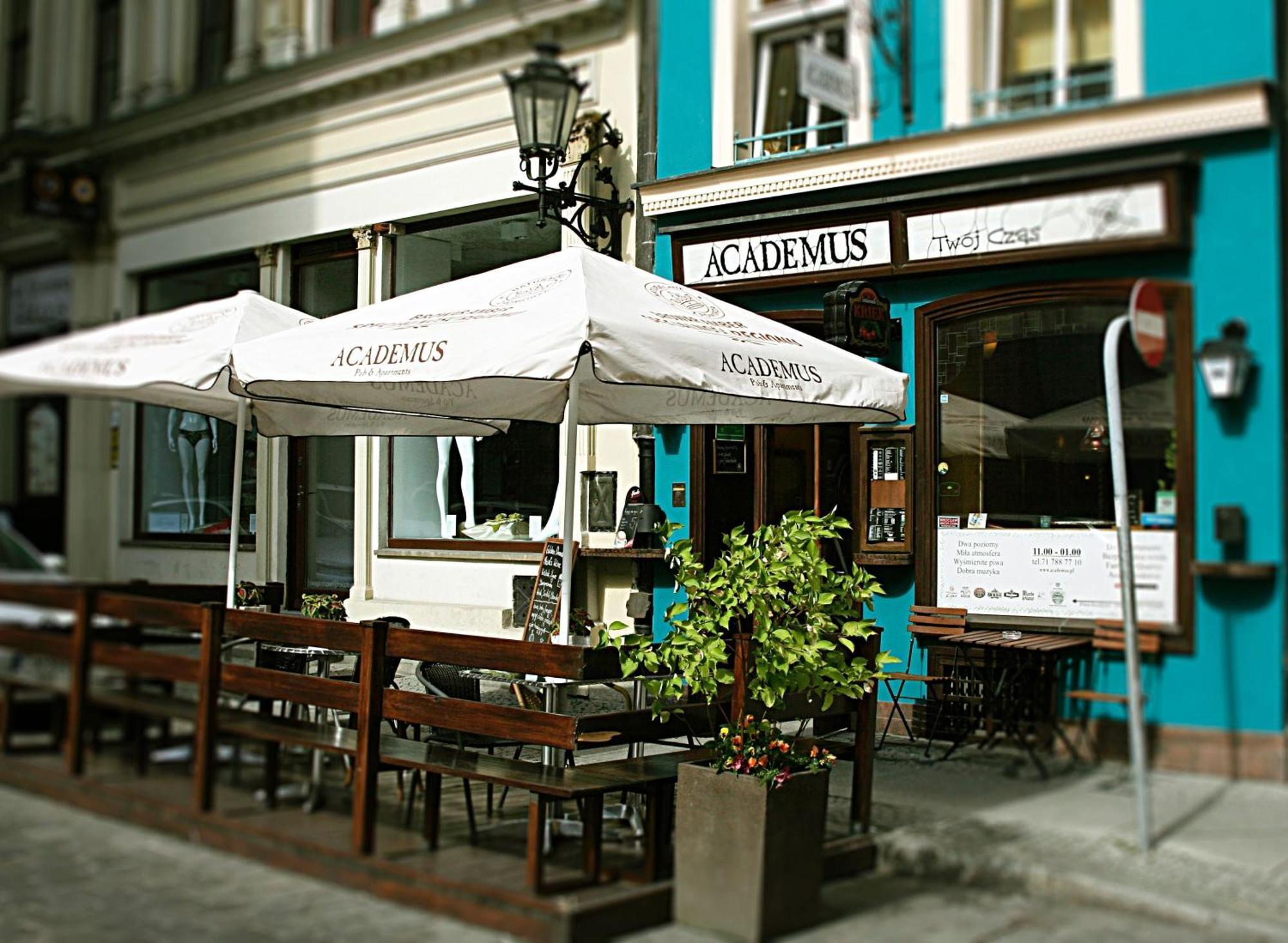 Academus Pub & Guest House Wrocław Exterior foto
