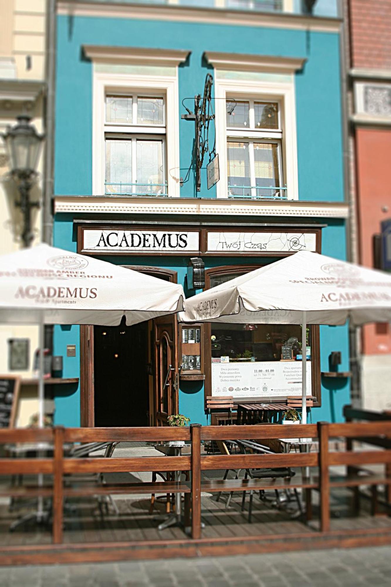 Academus Pub & Guest House Wrocław Exterior foto
