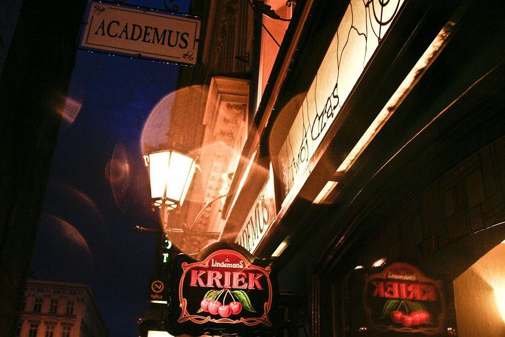 Academus Pub & Guest House Wrocław Exterior foto